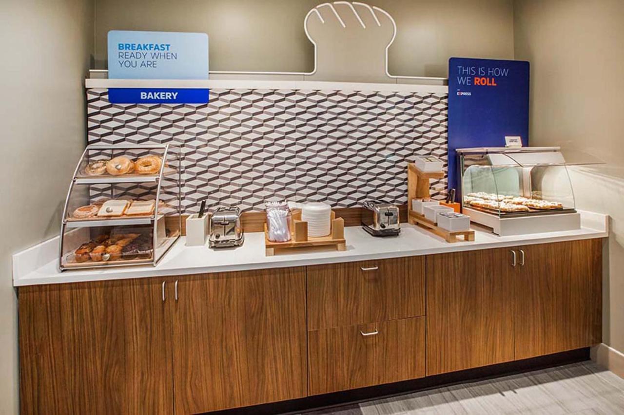 Holiday Inn Express Hotel & Suites Montgomery Boyd-Cooper Parkway By Ihg Eksteriør billede